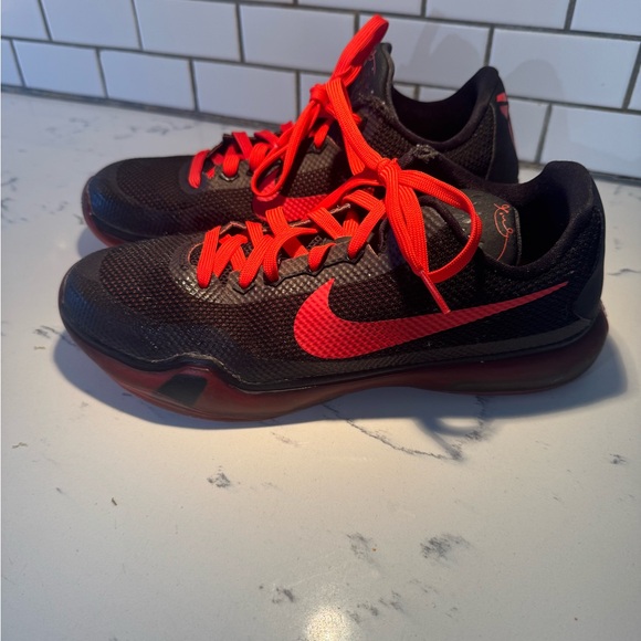 Nike Kobe 10 ‘Bright Crimson’ - Picture 1 of 7